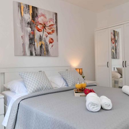 Apartman Leona Laurana Esterno foto