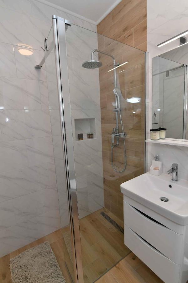 Apartman Leona Laurana Esterno foto