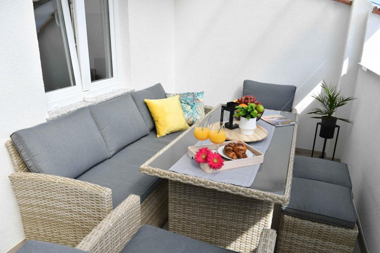 Apartman Leona Laurana Esterno foto