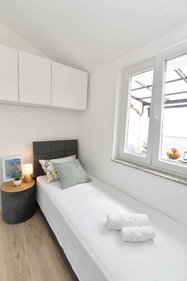 Apartman Leona Laurana Esterno foto