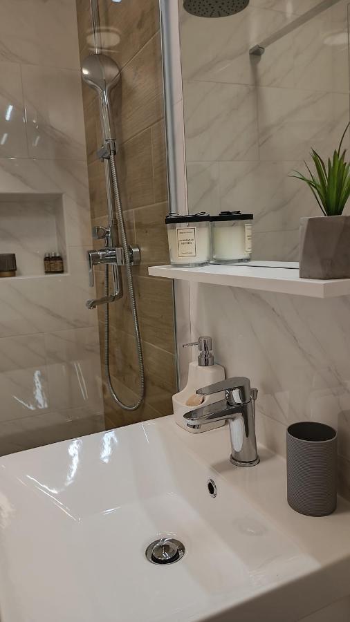 Apartman Leona Laurana Esterno foto
