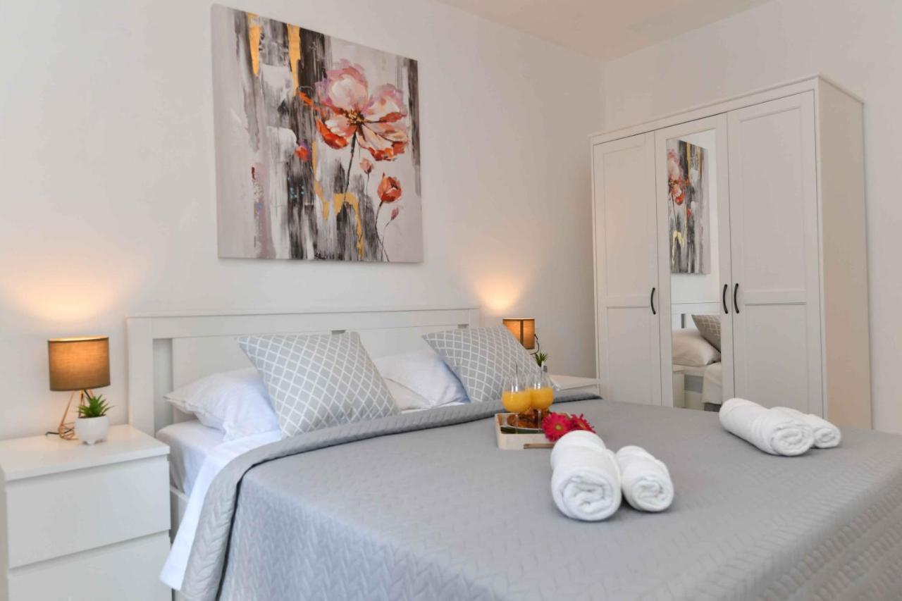 Apartman Leona Laurana Esterno foto